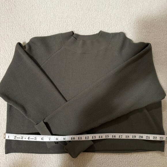 LA Hearts cropped, boxy, mockneck sweater in olive green in size L - Picture 2 of 6